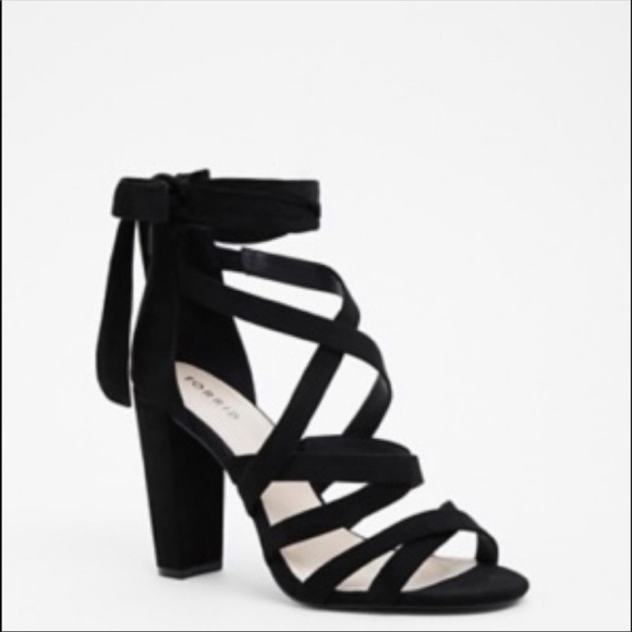 shoes that tie around the ankle